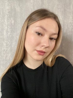 Ксения Голова